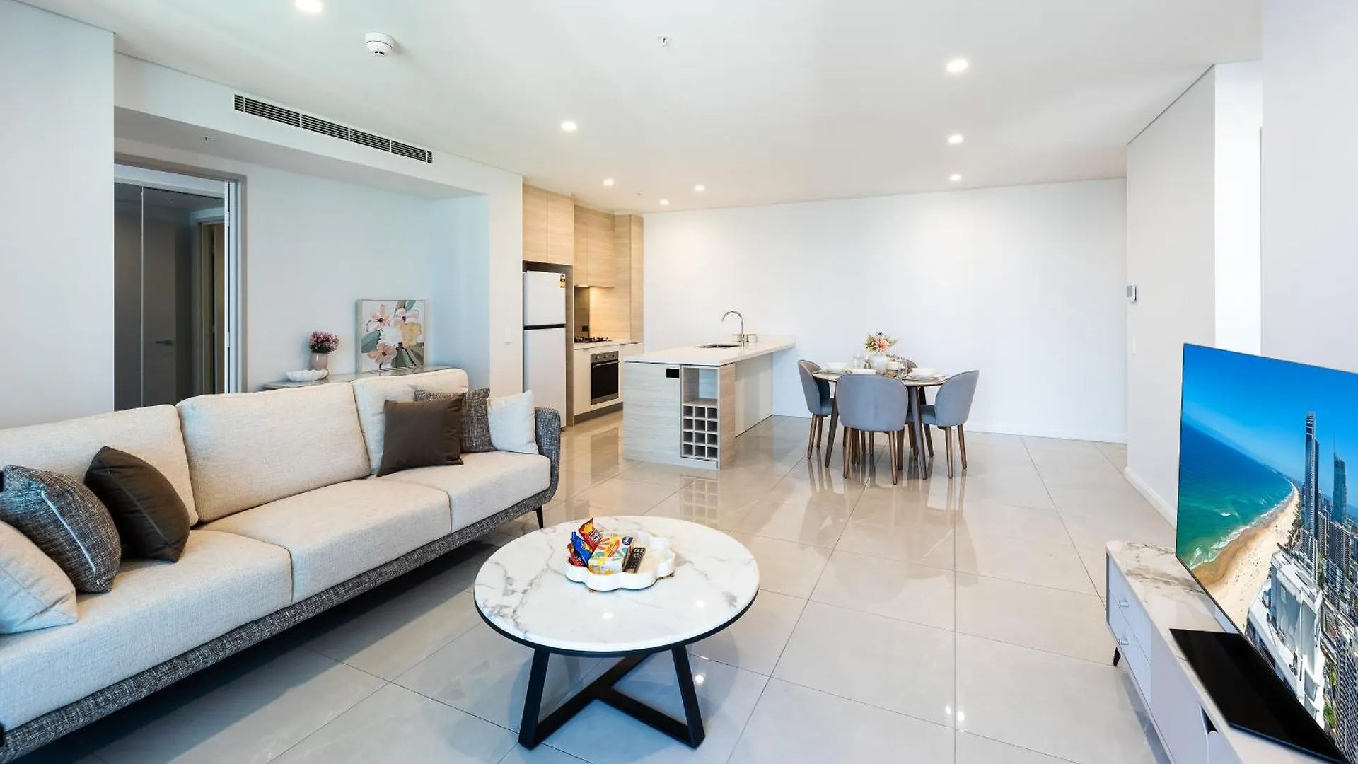 Oceanview Luxury Beachfront 2B2B Gold Coast Apartment