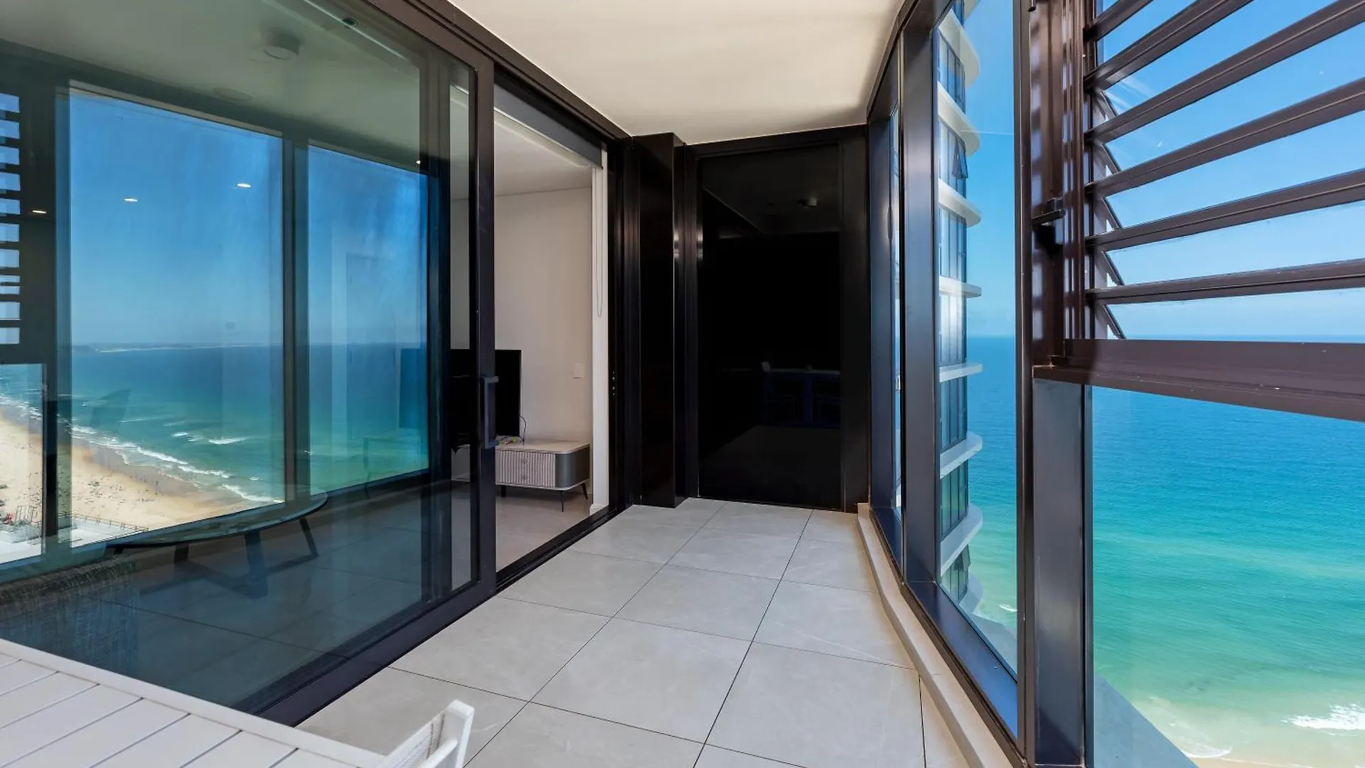 Apartment Oceanview Luxury Beachfront 2B2B Gold Coast