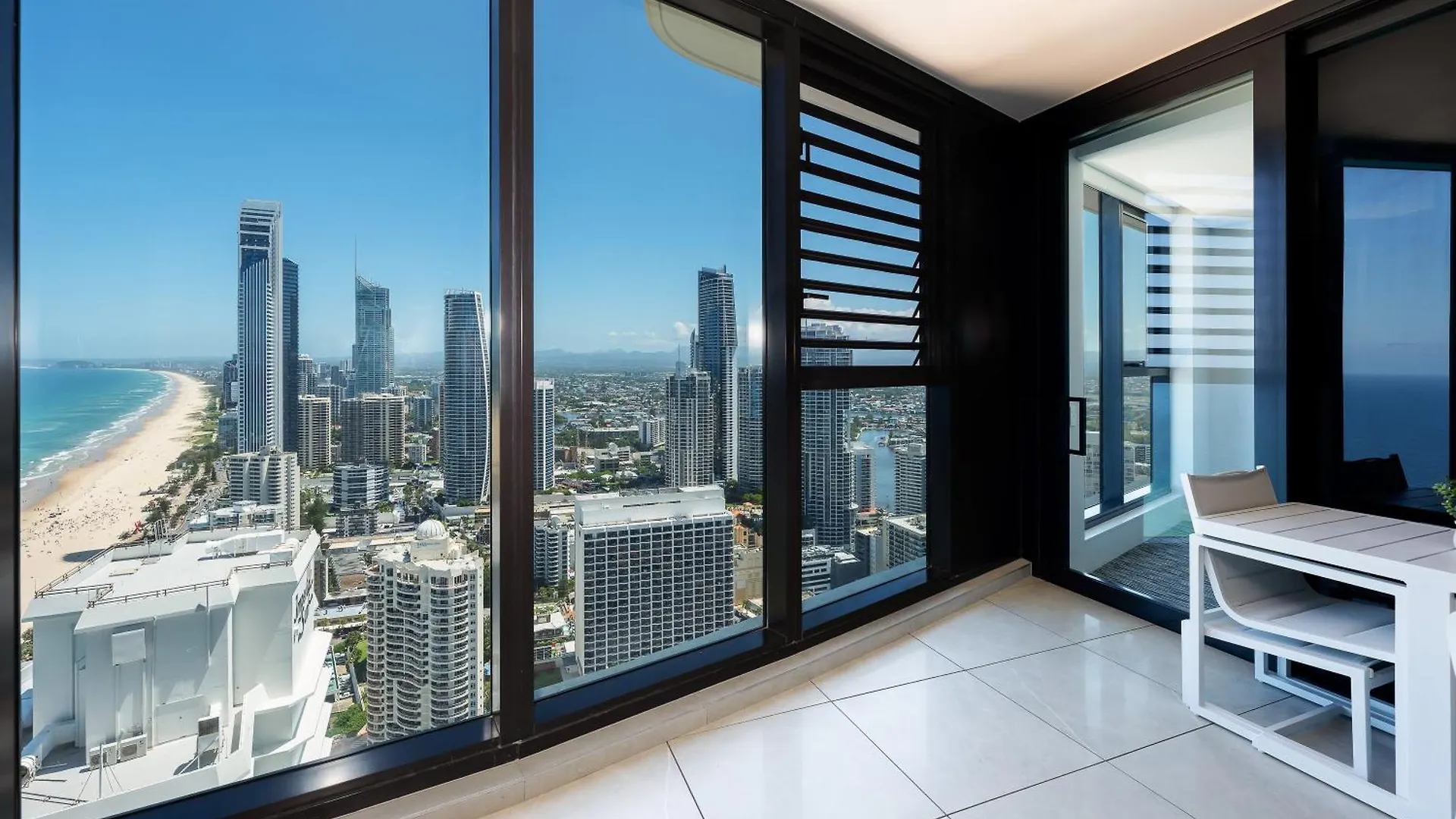Oceanview Luxury Beachfront 2B2B Gold Coast Australia